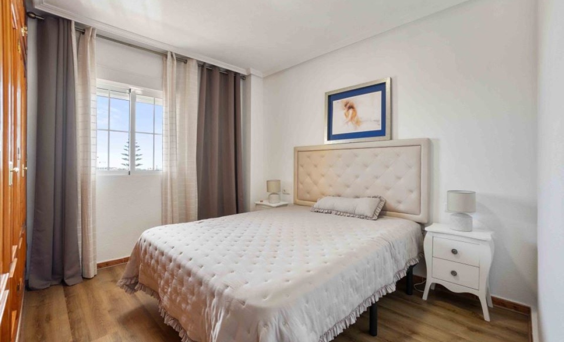 2 Chambres, Appartement, À Vendre, 1 Salles de bain, Listing ID 2556, ORIHUELA COSTA, ALICANTE, Espagne,